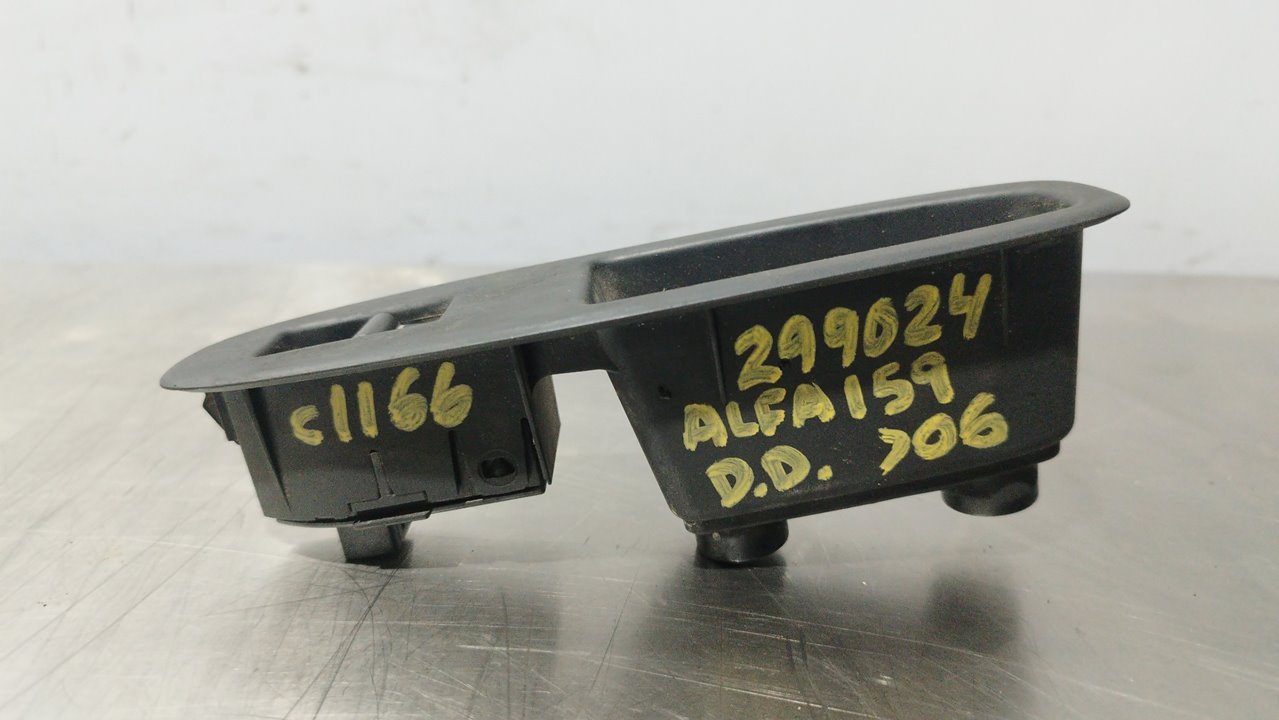 ALFA ROMEO 159 1 generation (2005-2011) Кнопка стеклоподъемника передней правой двери 156055038 24886092