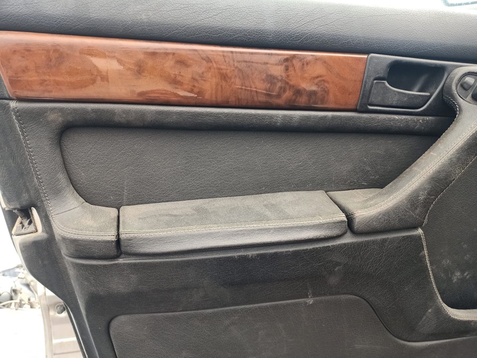 BMW 7 Series E32 (1986-1994) Front venstre dørpanel 26298616