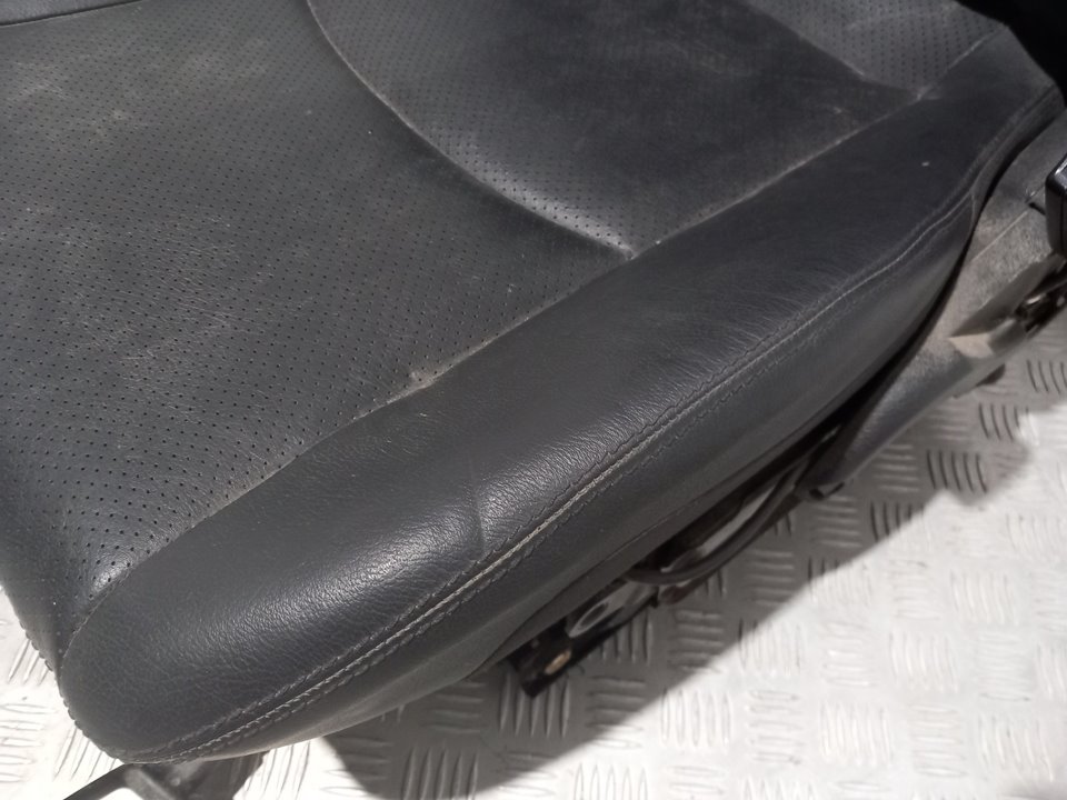 MERCEDES-BENZ C-Class W203/S203/CL203 (2000-2008) Front Right Seat 26587660