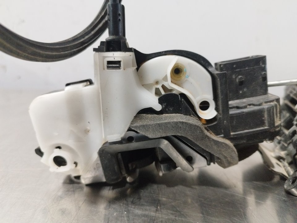 Türschloss vorne rechts 13579523 de Opel Zafira c tourer 2010-2013 - pieza usada