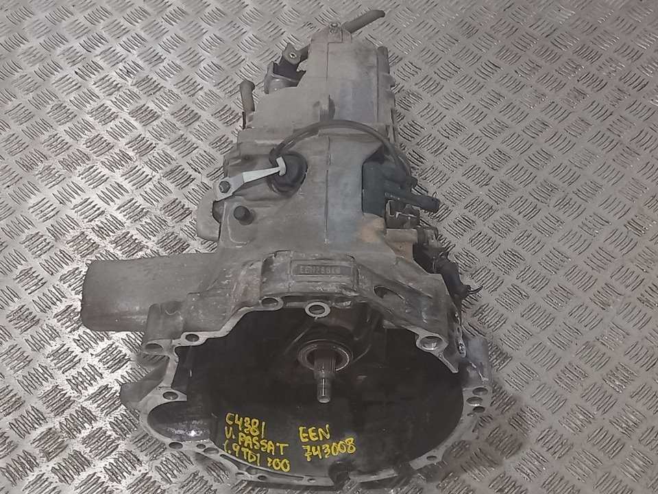 VOLKSWAGEN Passat B5 (1996-2005) Gearbox EEN 24915382