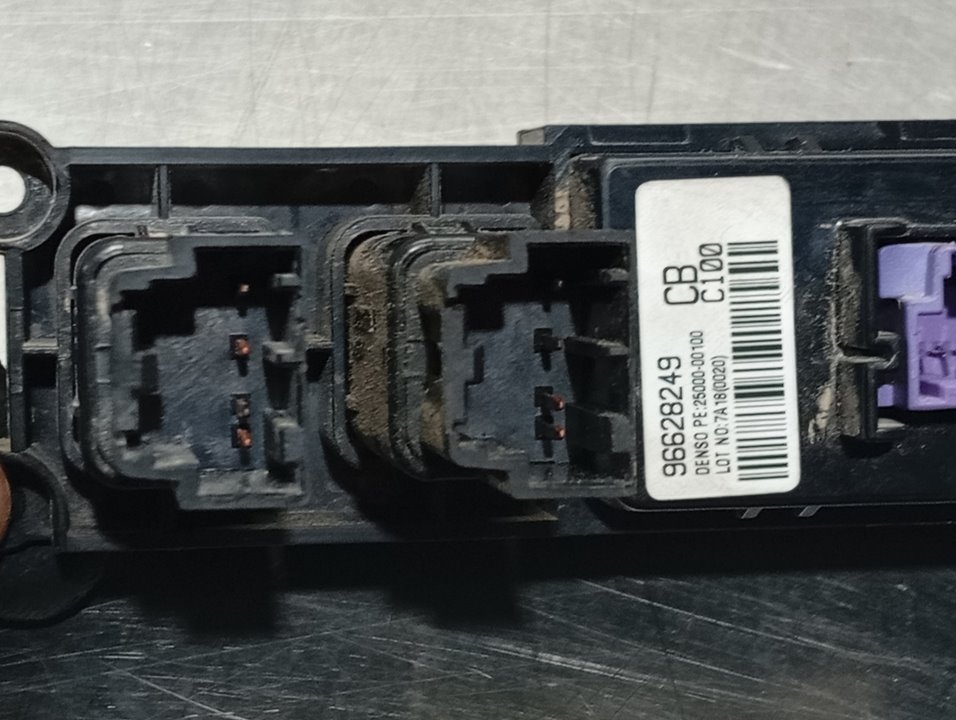 Commande autoradio 10HM-G 96628249 de Chevrolet Captiva (c100, c140) 2006-0 230 CV - pieza usada