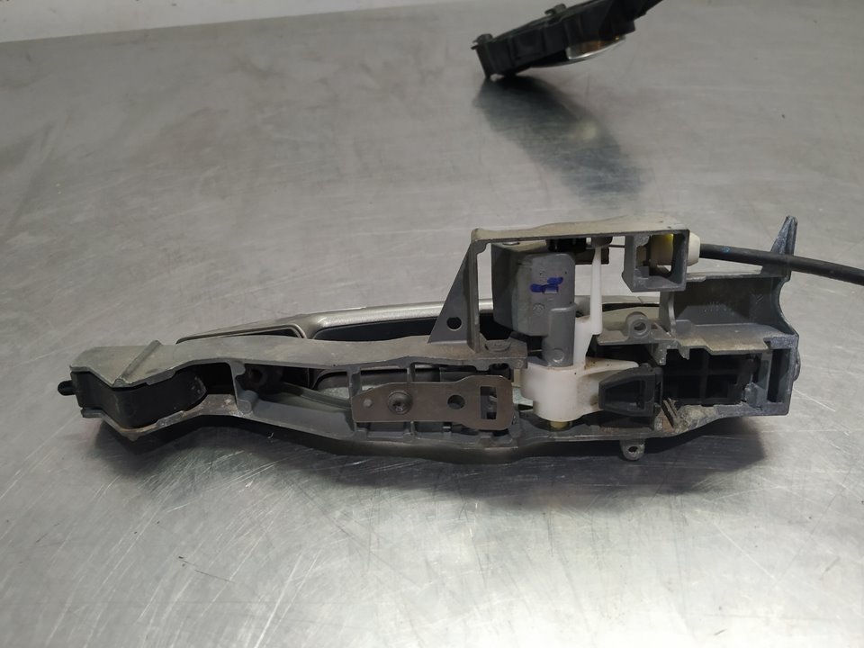 Cerradura puerta delantera derecha 9HR 732290 de Peugeot 3008 suv (mc_, mr_, mj_, m4_) 2016-0 - pieza usada