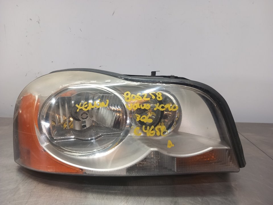 VOLVO XC90 1 generation (2002-2014) Front Right Headlight N1.Z1.44.5.A 23351627