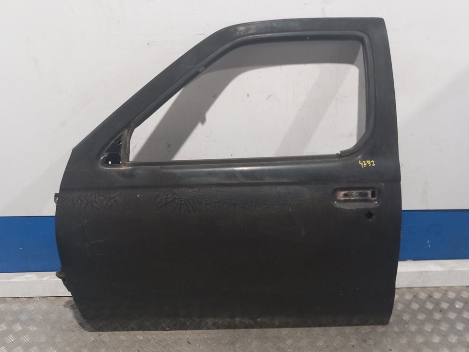 NISSAN NP300 1 generation (2008-2015) Priekinės kairės durys 24940014