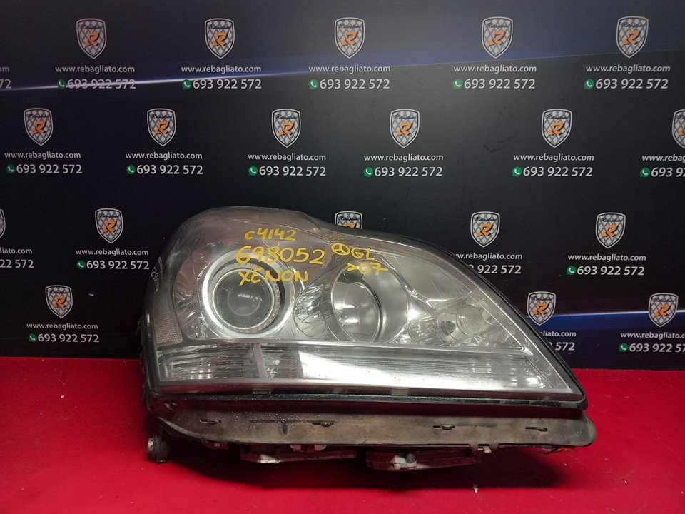 MERCEDES-BENZ GL-Class X164 (2006-2012) Front Right Headlight 24909274