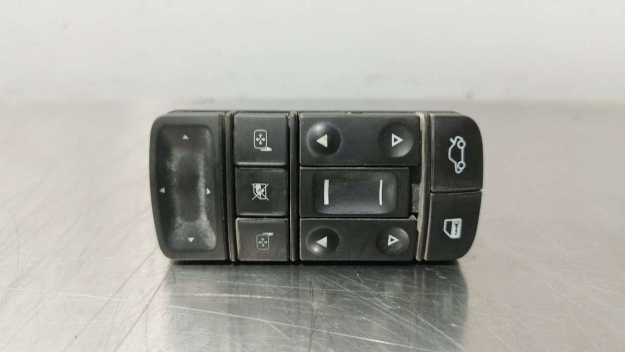 OPEL Vectra Кнопка стеклоподъемника передней левой двери 09185954 25211962