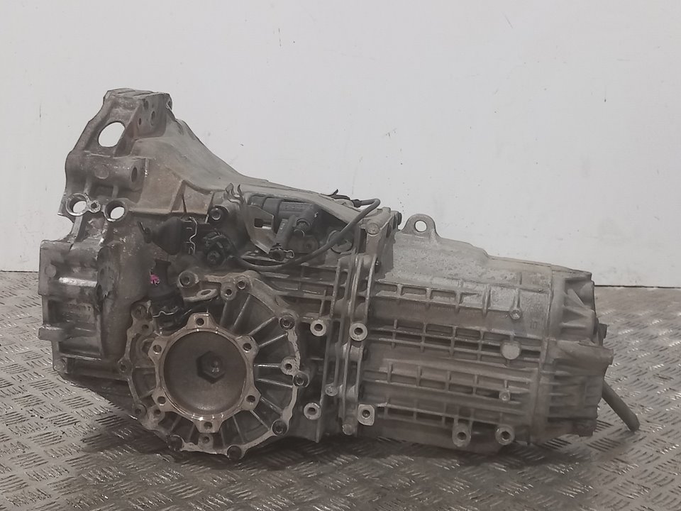 VOLKSWAGEN Passat B5 (1996-2005) Gearbox EEN 24915382