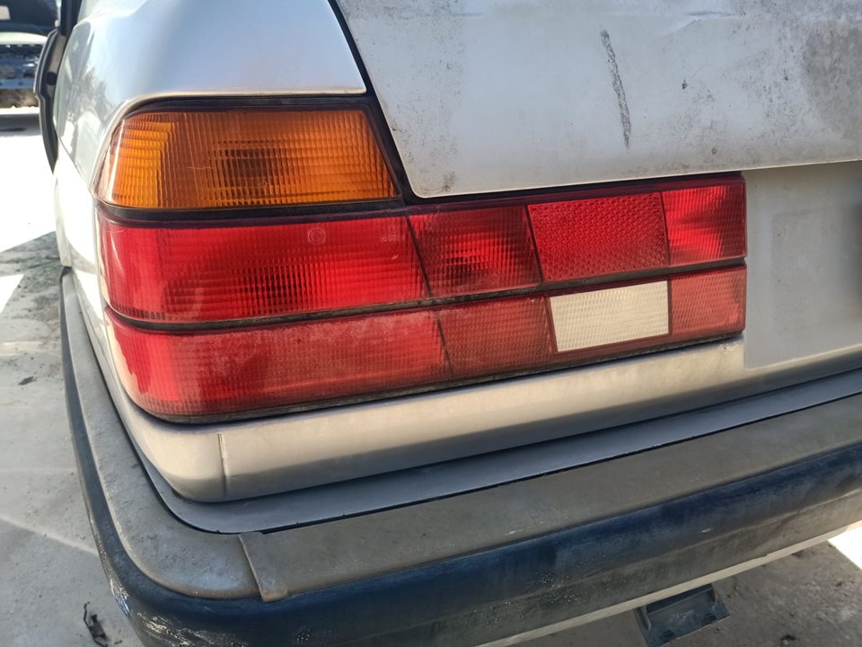 BMW 7 Series E32 (1986-1994) Vänster bakljus bak 25242843