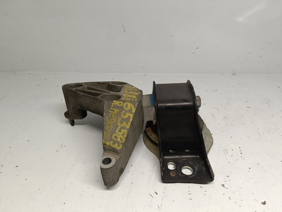 RENAULT Megane 2 generation (2002-2012) Right Side Engine Mount 8200437464 24908045