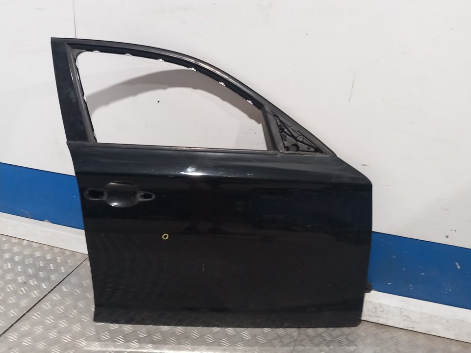 BMW 1 Series E81/E82/E87/E88 (2004-2013) Front Right Door 25914358