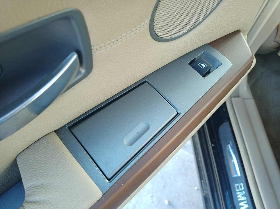 BMW 7 Series E65/E66 (2001-2008) Galinių dešinių durų langų pakėlimo mygtukas 24912250