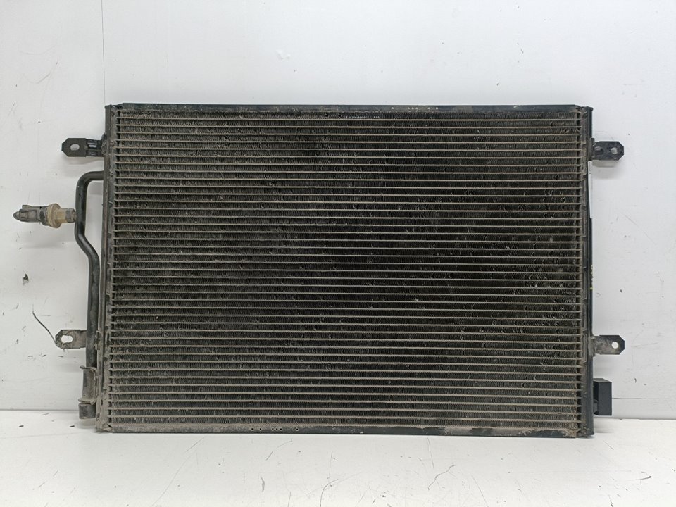 AUDI A4 B6/8E (2000-2005) Aušinimo radiatorius 8E0260401B 24917136