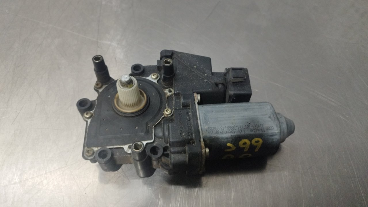 AUDI A4 B5/8D (1994-2001) Moteur de commande de vitre de porte avant droite 8D1837016F 25895223