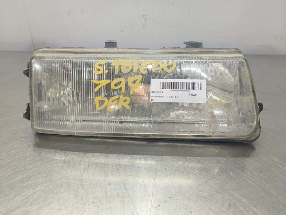 SEAT Toledo 1 generation (1991-1999) Front Right Headlight 25897157