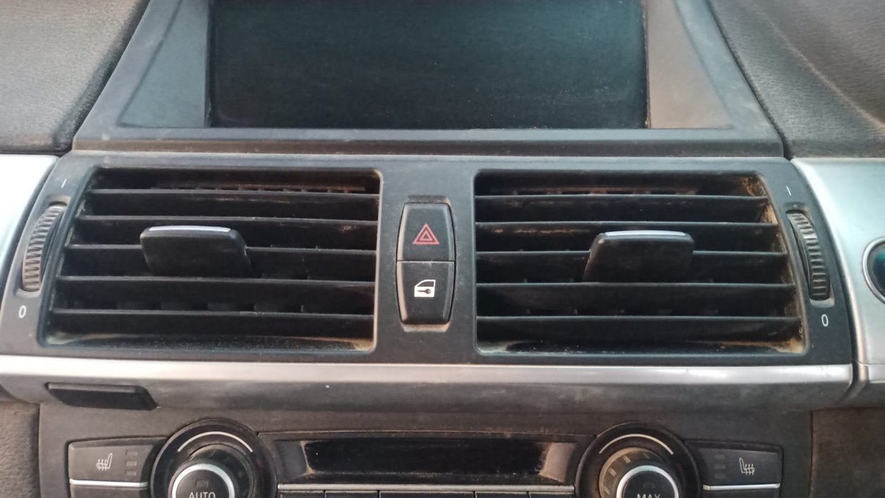 BMW X5 E70 (2006-2013) кнопка опасности 24910380