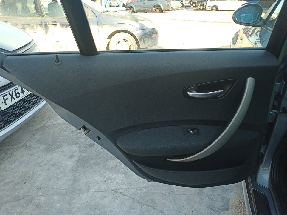 BMW 1 Series E81/E82/E87/E88 (2004-2013) Rear left door window lifter 26297442