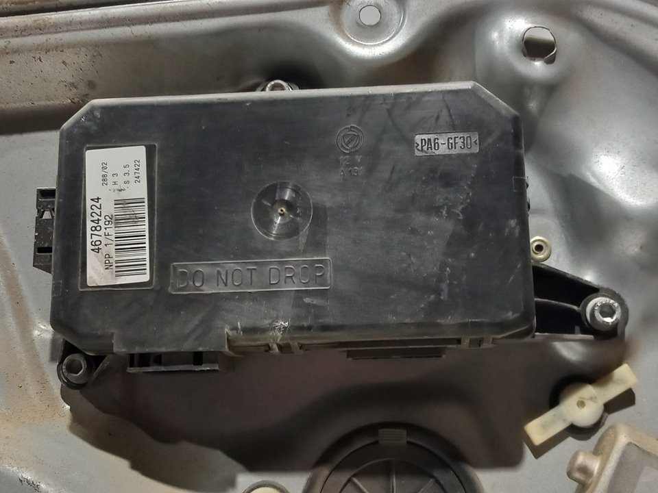 FIAT Stilo 1 generation (2001-2010) Vindusregulator foran høyre dør 50001603 24937197