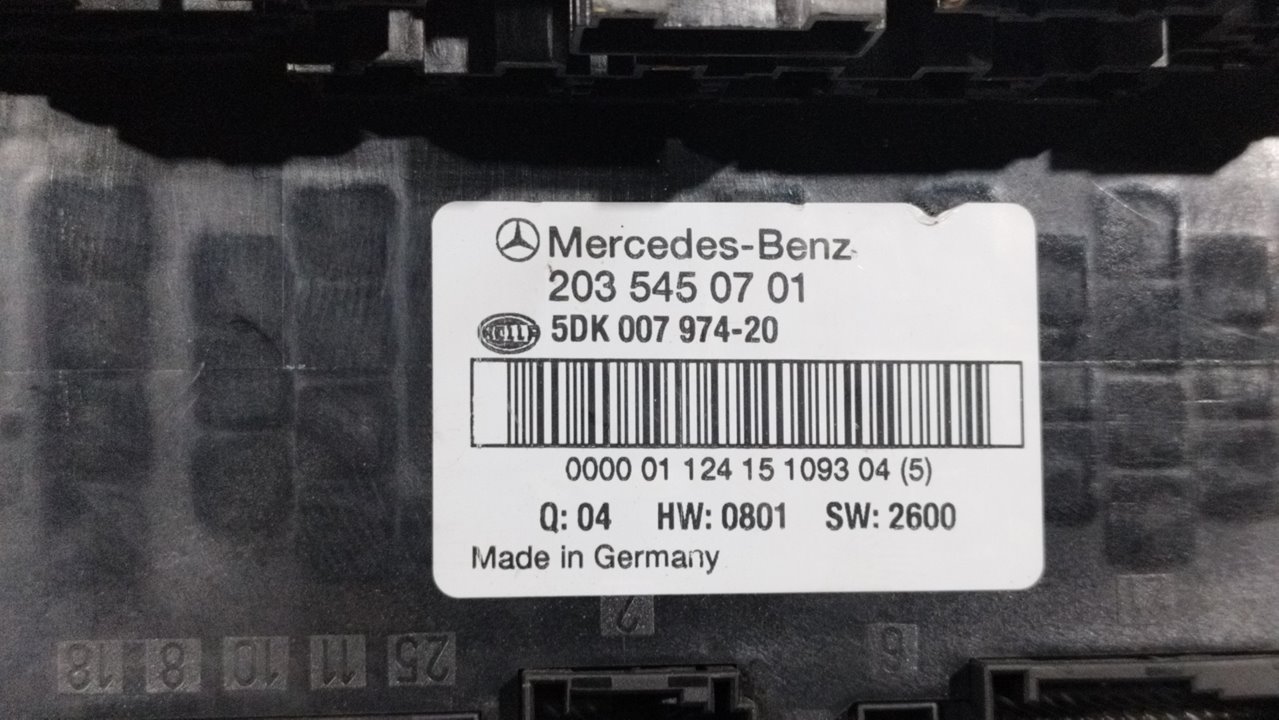 RENAULT C-Class W203/S203/CL203 (2000-2008) Fuse Box 2035450701 24935945