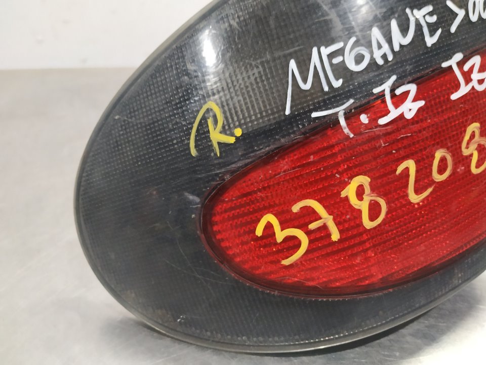 Piloto trasero izquierdo 7700838530 de Renault Megane i (ba0/1_) 1996-2003 - pieza usada
