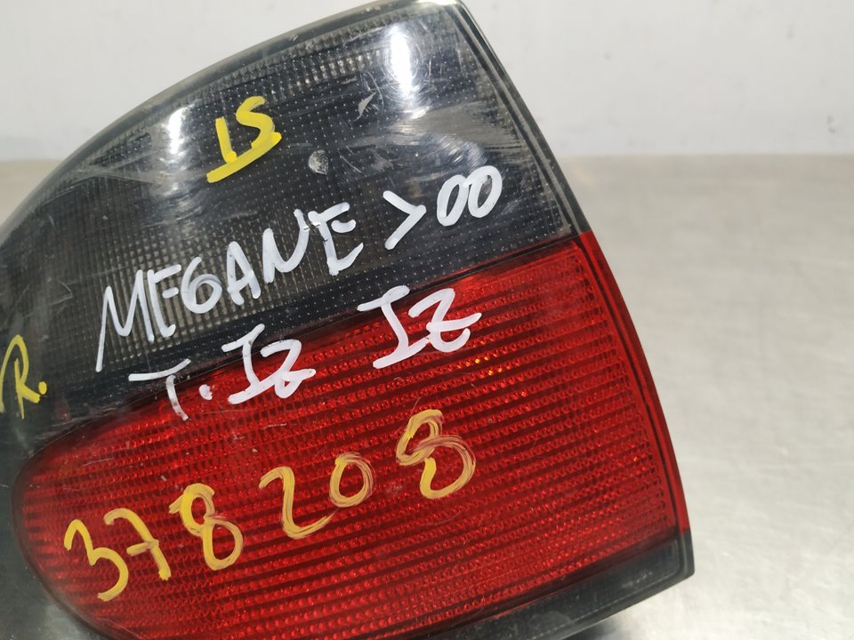 Piloto trasero izquierdo 7700838530 de Renault Megane i (ba0/1_) 1996-2003 - pieza usada
