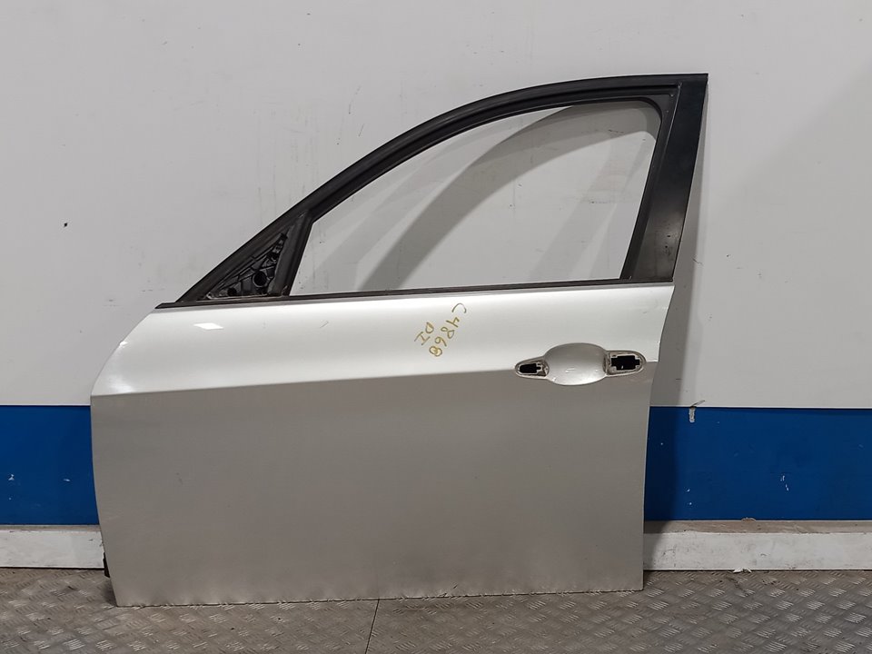 BMW 3 Series E90/E91/E92/E93 (2004-2013) Front Left Door 25897156