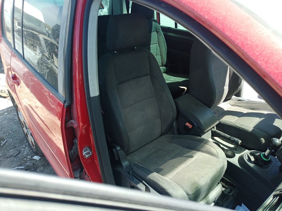 VOLKSWAGEN Touran 1 generation (2003-2015) Priekinė dešinė sėdynė 26297676