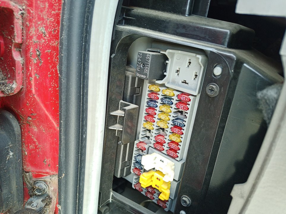 JEEP Cherokee 3 generation (KJ)  (2005-2007) Saugiklių dėžė INTERIOR 26296183