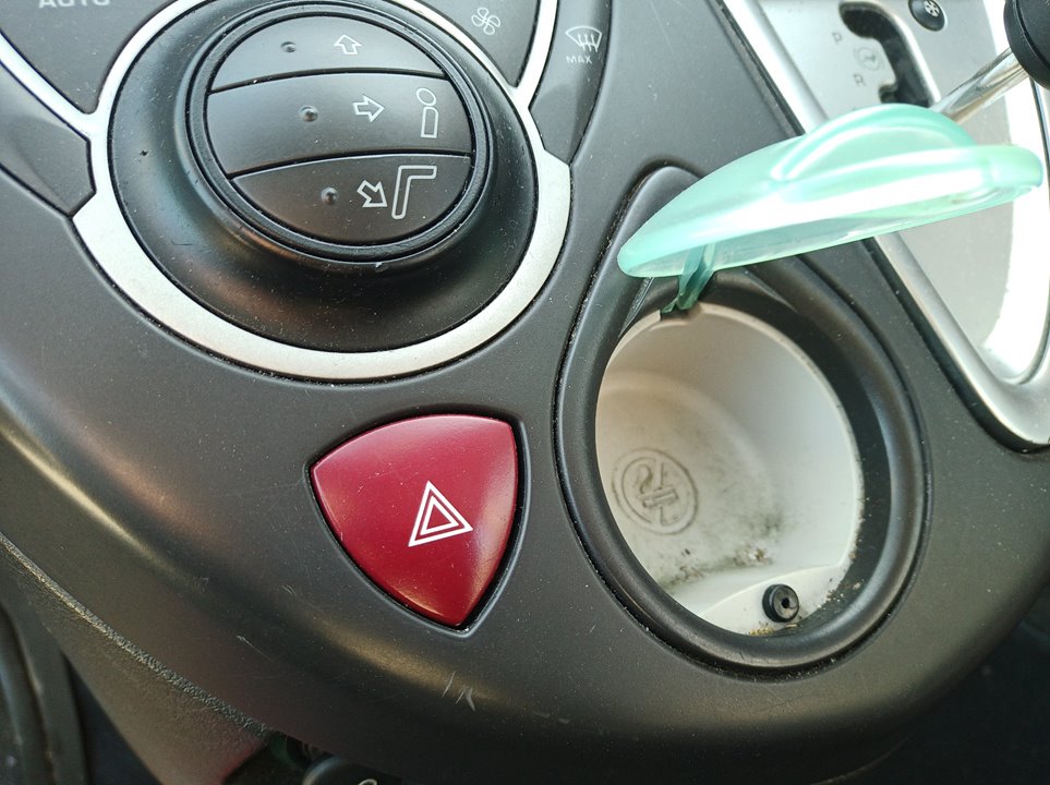 CITROËN C8 1 generation (2002-2014) Hazard button 26296359