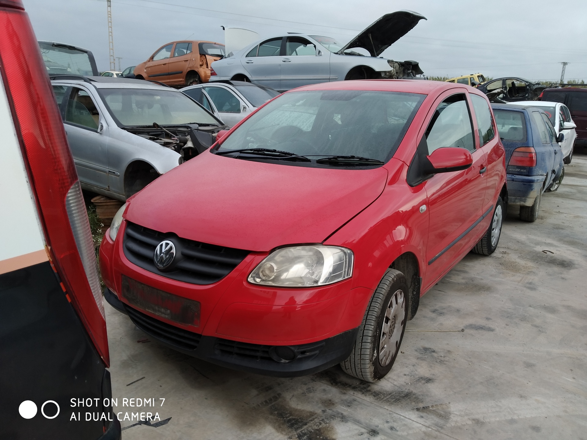 VOLKSWAGEN Fox 3 generation (2009-2020) Vänster framskärm 24890460