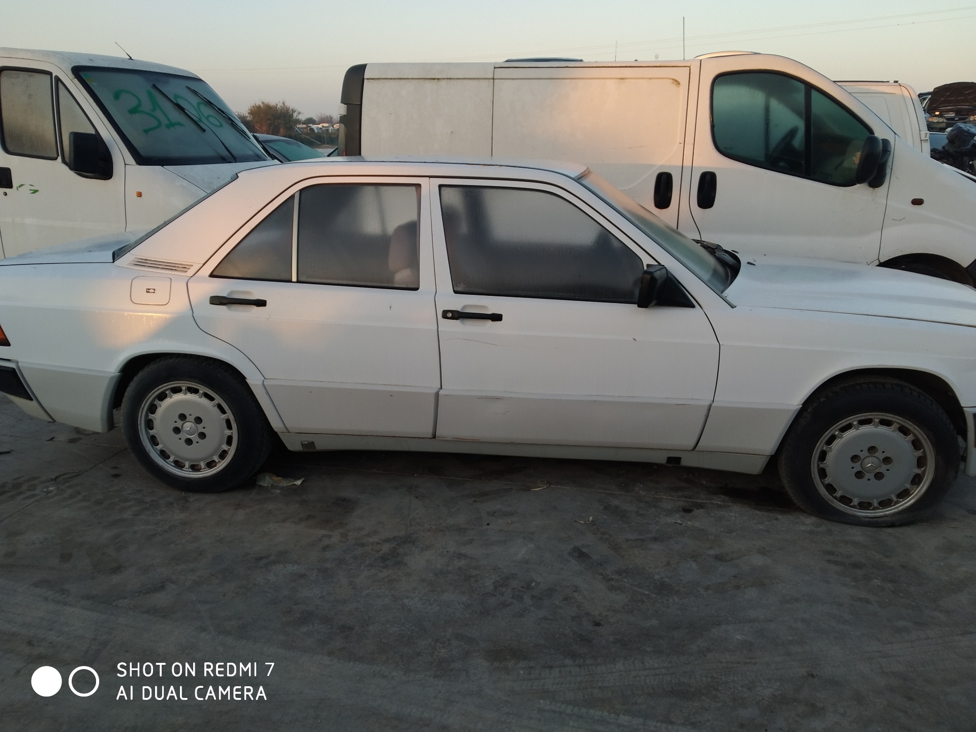 MERCEDES-BENZ 190 (W201) 1 generation (1982-1993) Front høyre dørpanel 22746079