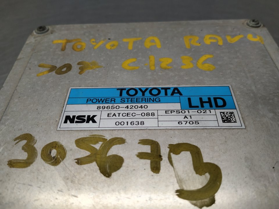 Módulo electronico 2AD 8965042040 de Toyota Rav 4 iii (_a3_) 2008-2013 136 CV - pieza usada