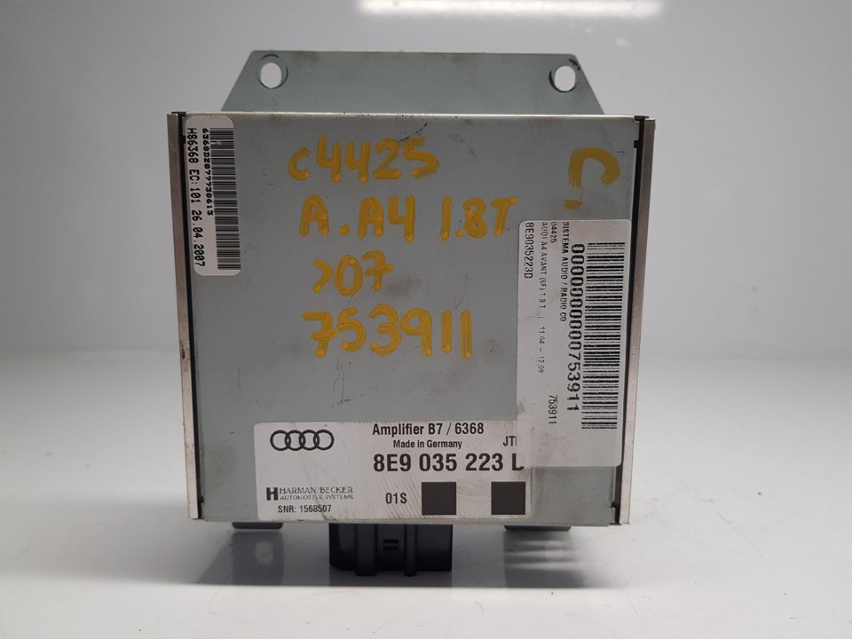 AUDI A4 B7/8E (2004-2008) Mūzikas atskaņotājs bez GPS/navigācijas 8E9035223D 22743240