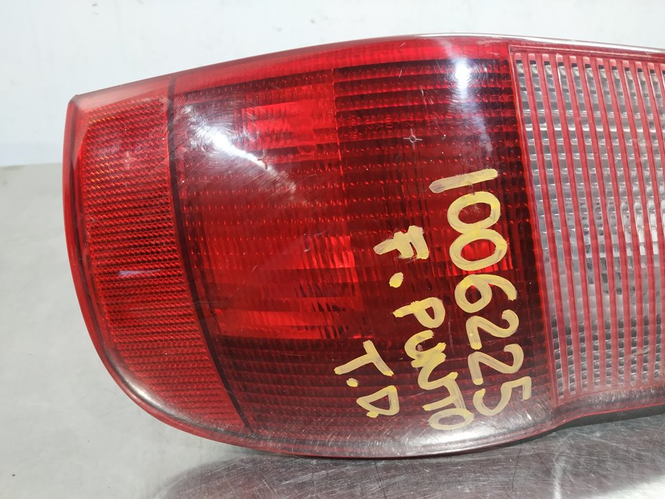 Feu arrière droit 7730722 de Fiat Punto (188_) 1999-2010 - pieza usada
