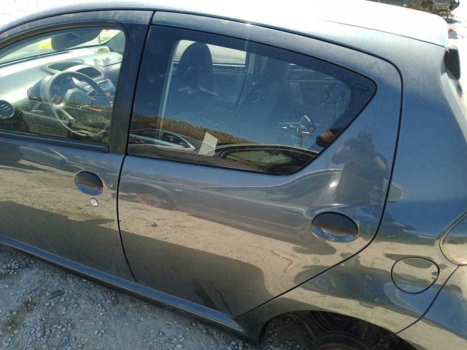 TOYOTA Aygo 1 generation (2005-2014) Galinės kairės durys 26296915