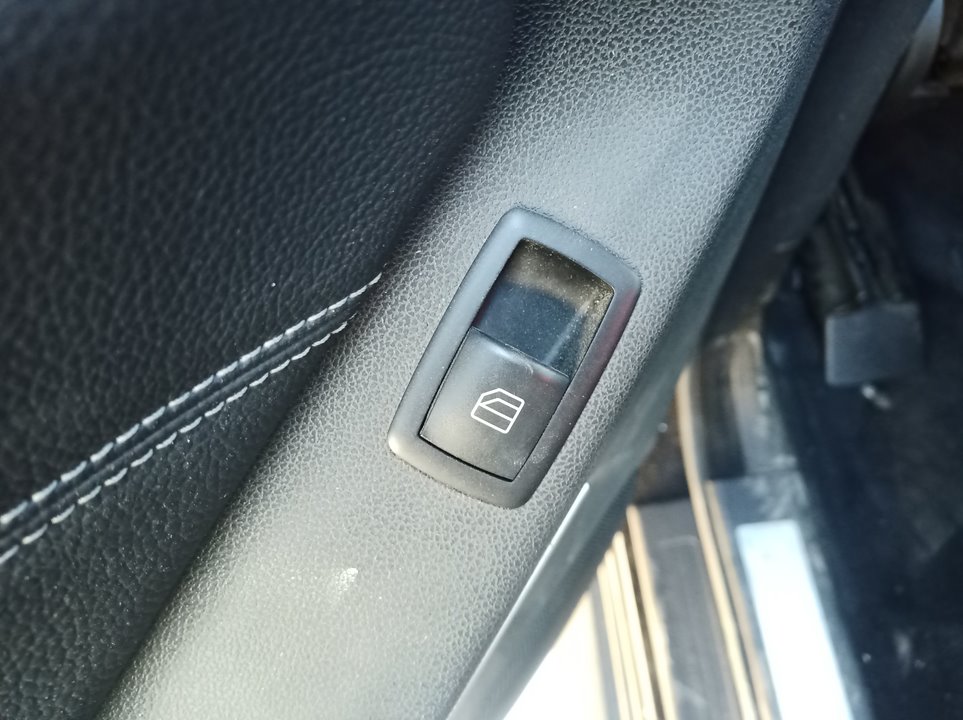 MERCEDES-BENZ GL-Class X164 (2006-2012) Кнопка стеклоподъемника задней правой двери 24912855