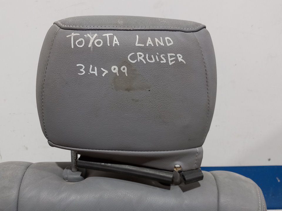 TOYOTA Land Cruiser 70 Series (1984-2024) Сиденье переднее правое 25247286