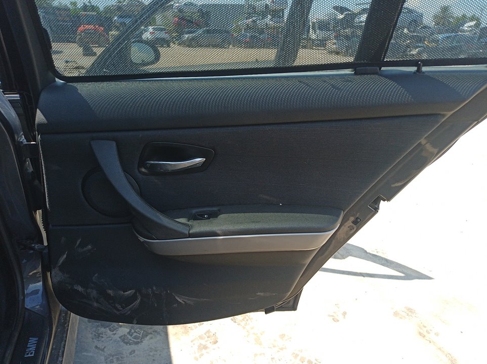 BMW 3 Series E90/E91/E92/E93 (2004-2013) Galinių dešinių durų stiklo pakelėjas 24913185