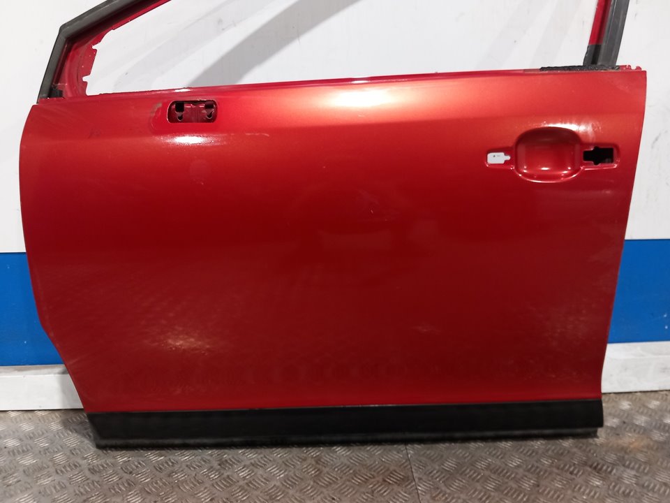 CITROËN C4 1 generation (2004-2011) Front Left Door 25211951