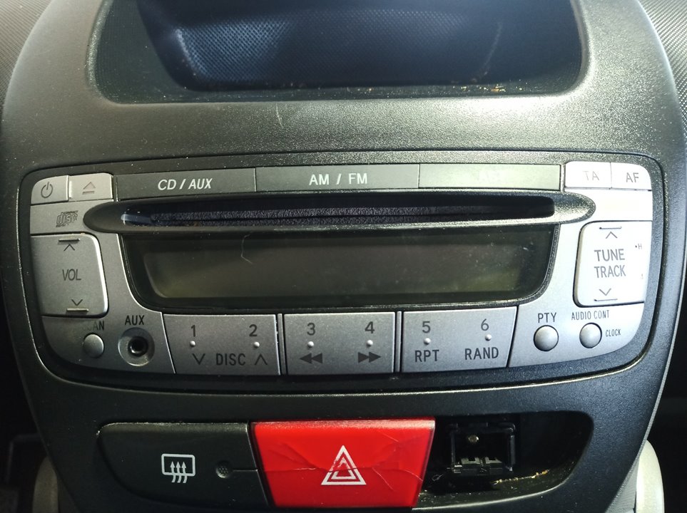 TOYOTA Aygo 1 generation (2005-2014) Muzikos grotuvas be navigacijos 26296953