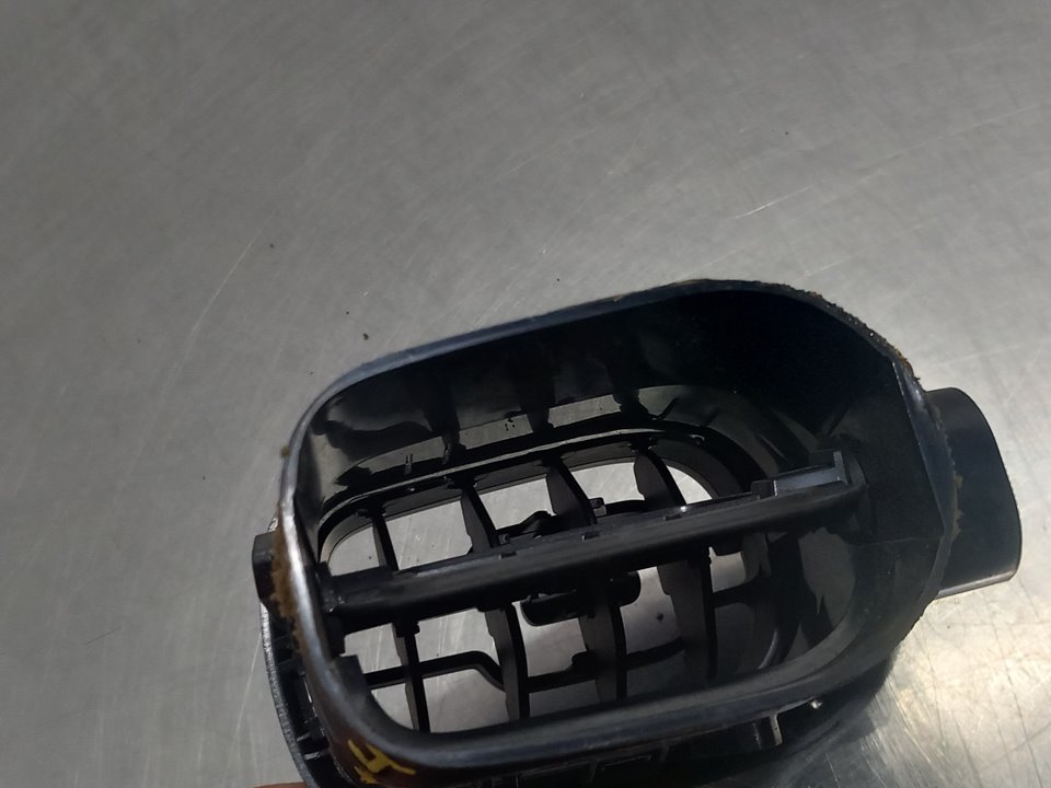 Rejilla aireadora 8FS 9683043377 de Citroen C3 picasso (sh_) 2010-0 95 CV - pieza usada