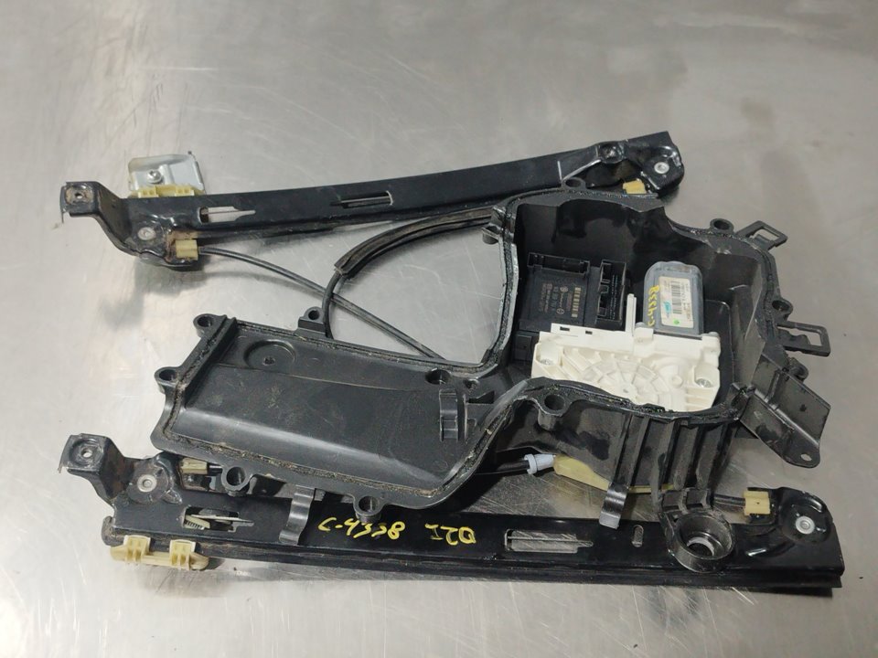 SEAT Leon 2 generation (2005-2012) Стеклоподъемник передней левой двери 1P0867435 25893659