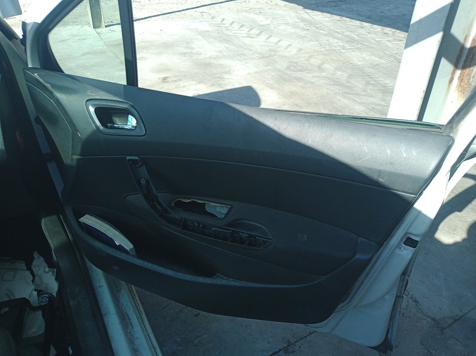 PEUGEOT 308 T7 (2007-2015) Front Right Door Panel 26297744