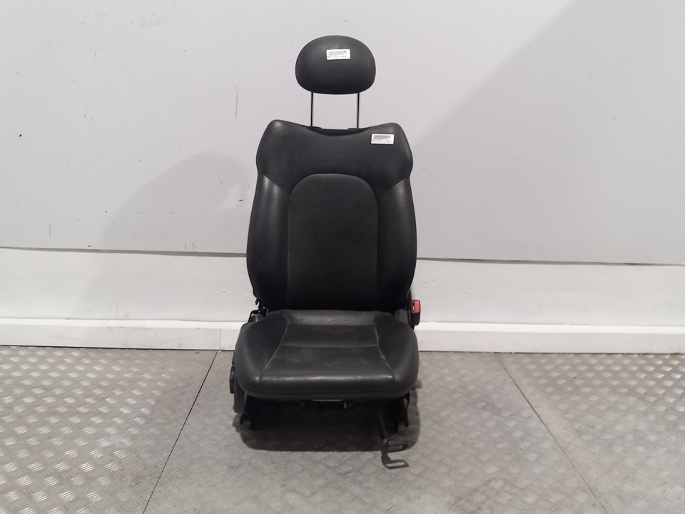 MERCEDES-BENZ C-Class W203/S203/CL203 (2000-2008) Front Right Seat 26587660