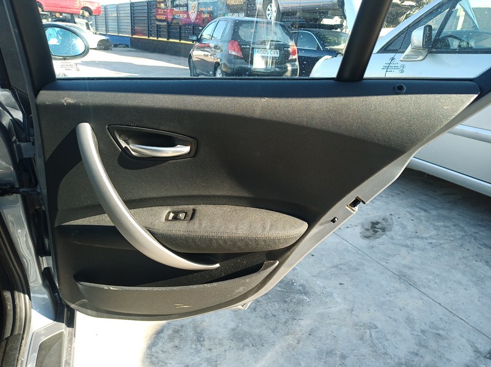 BMW 1 Series E81/E82/E87/E88 (2004-2013) Pravý zadní dveřní panel 26296378