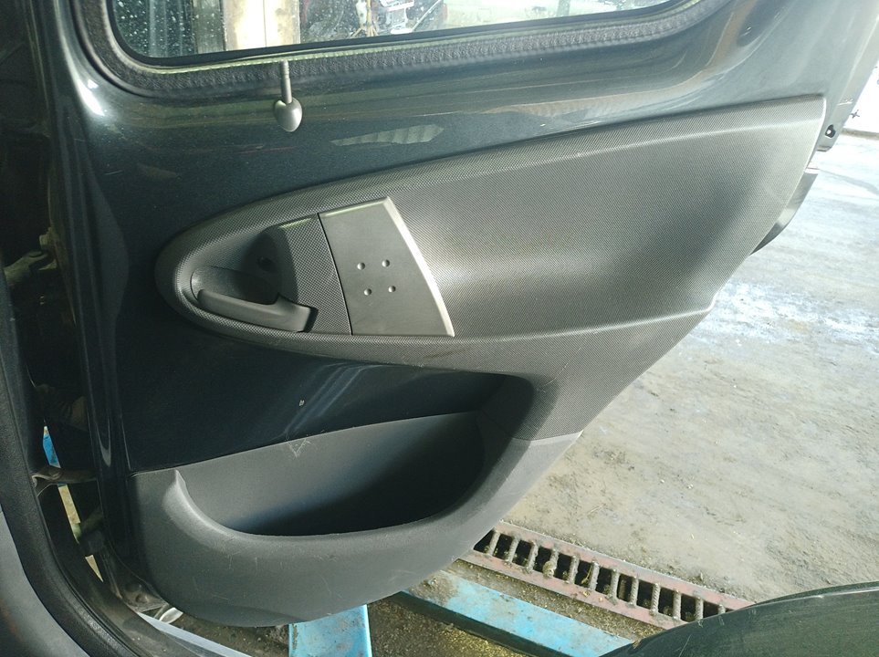 TOYOTA Aygo 1 generation (2005-2014) Pravý zadní dveřní panel 26297537