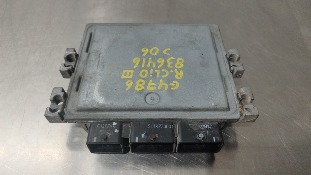 RENAULT Clio 3 generation (2005-2012) Engine Control Unit ECU 8200565863 24939881