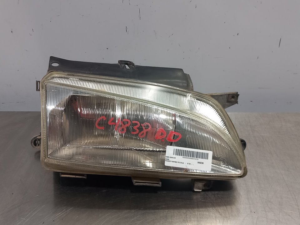 DODGE E46 (1997-2006) Oikea etuvalo 25368169