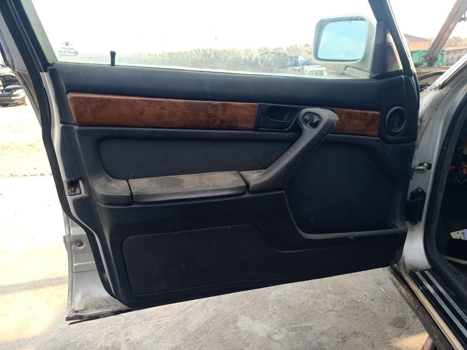 BMW 7 Series E32 (1986-1994) Front venstre dørpanel 26298616