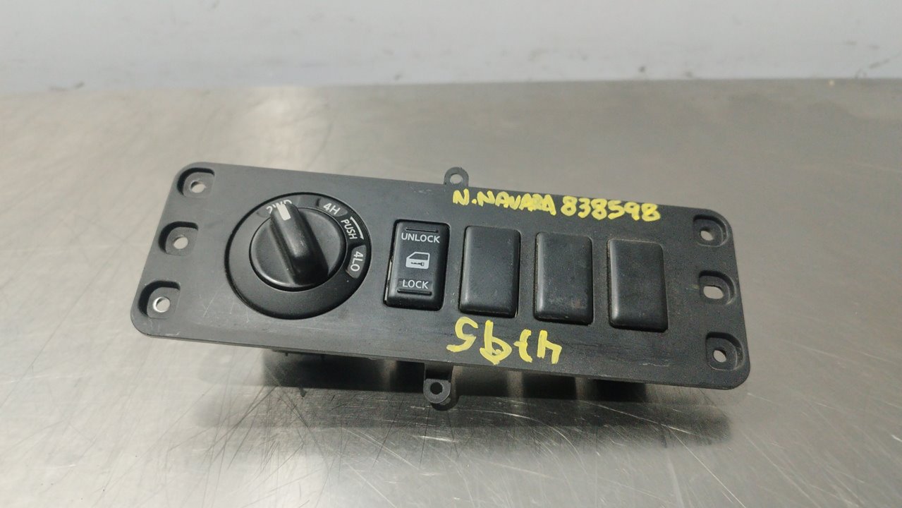 NISSAN NP300 1 generation (2008-2015) Headlight Switch Control Unit RULETA 24940359